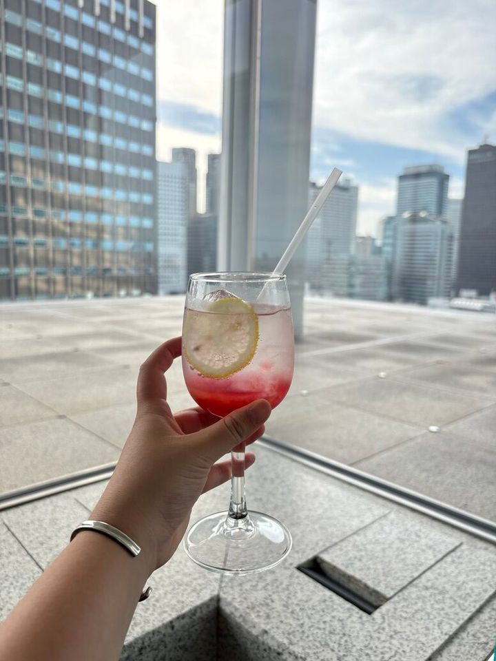 小田急ホテルセンチュリーサザンタワー 20階「ラウンジ サウスコート」 ピーチアフタヌーンティー