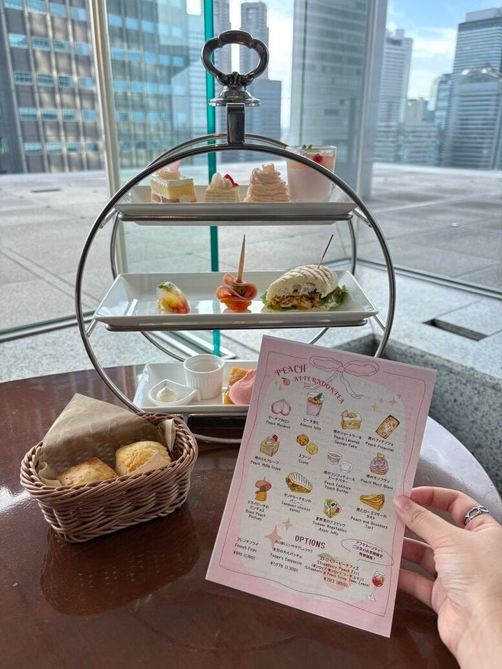 小田急ホテルセンチュリーサザンタワー 20階「ラウンジ サウスコート」 ピーチアフタヌーンティー