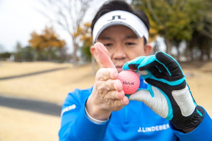 アイアンが苦手なら試してみて！正しいダウンブロー習得のカギは「水性ペン」