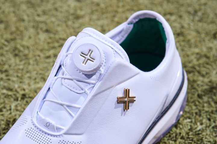 気鋭の高機能ゴルフシューズメーカーがトッププロと共同開発