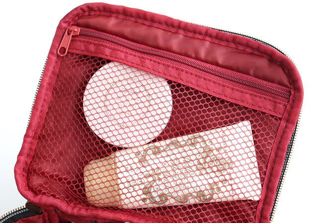 フタ裏メッシュポケット