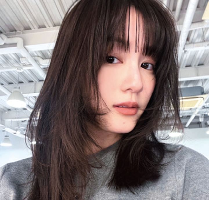 ダメージをケアしながら軽やかなニュアンスヘアをメイク。