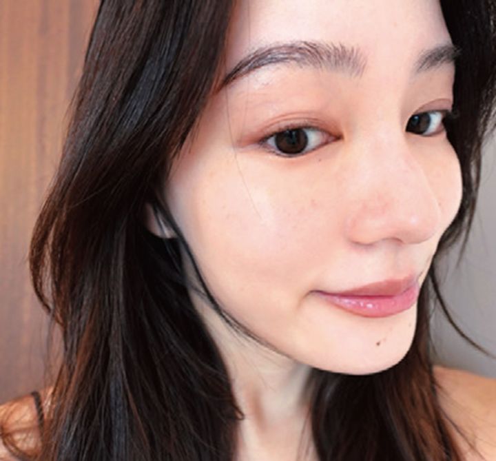 美しい色ツヤ×上質な質感で洗練された目元を演出。