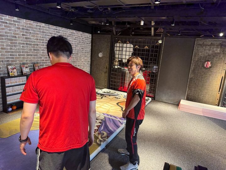 BragMenの方に色々教えていただいている様子