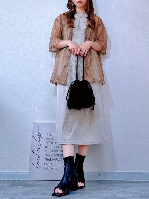 【ナチュラルインナー＋キャメルシアージャケット】上品カラーで大人レイヤード