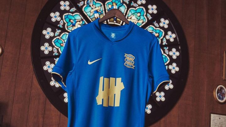 【正規品】イングランド代表　ケーヒル　ユニフォーム　150周年 日本人選手が3名所属！イングランドのクラブ、「150周年仕様」の