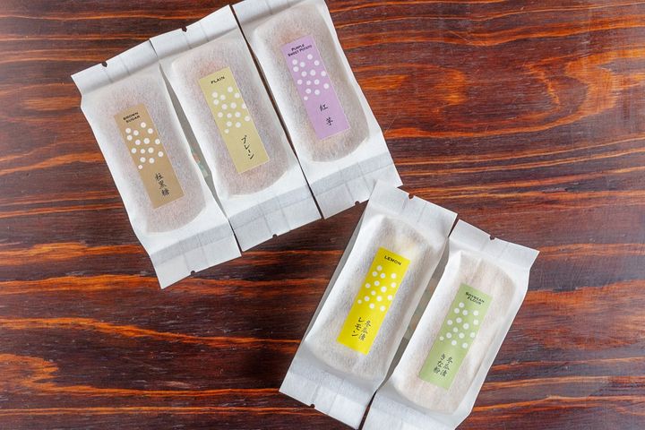 各3個入りで、プレーン150円、粒黒糖と紅芋各220円、冬瓜漬きな粉250円、冬瓜漬レモン290円