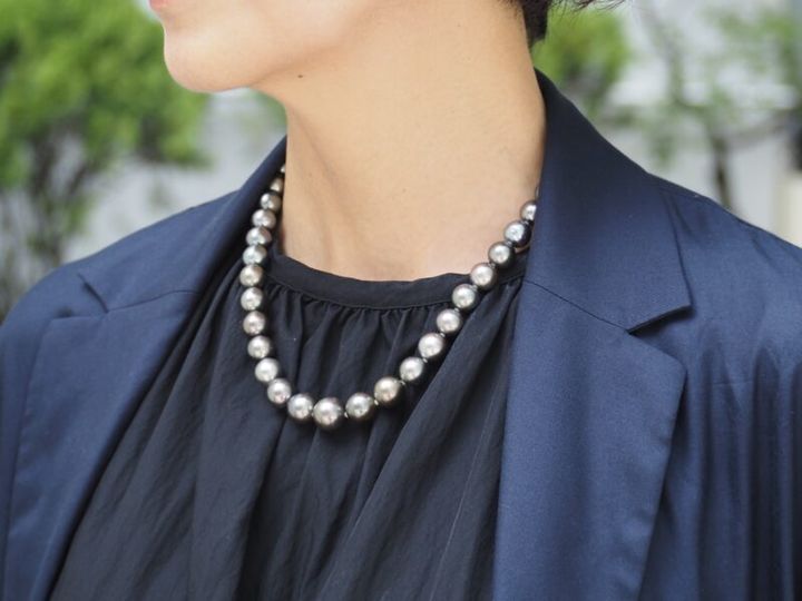 ブラックパールのネックレス