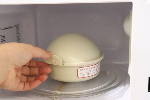 3COINS スリーコインズ スリコ KITINTO ゆでたまごメーカー 使用例 作り方 電子レンジ