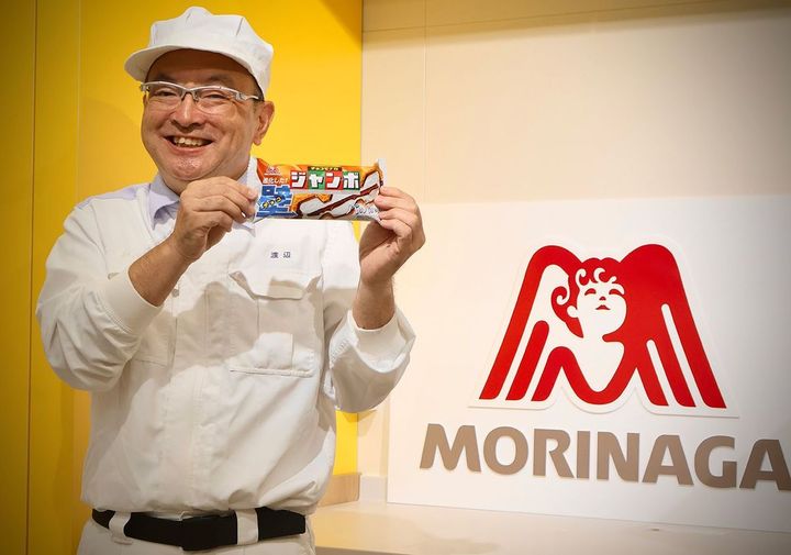 2003年から「チョコモナカジャンボ」の開発に携わる主任研究員・渡辺裕之さん