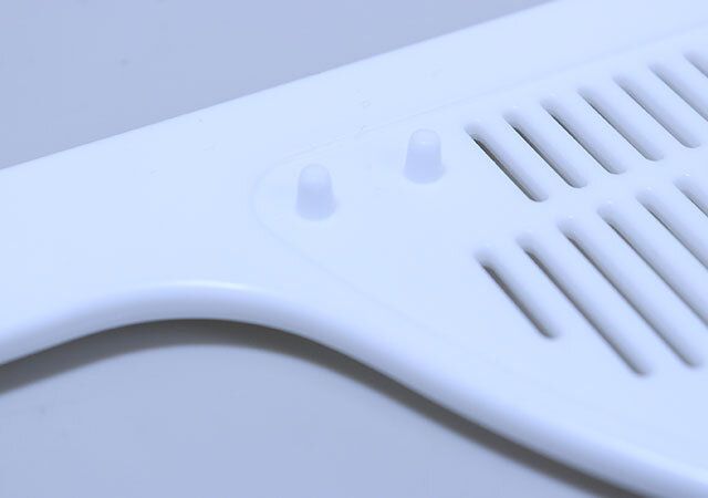 ダイソーのポットドレイナー ホワイトは突起付きでズレにくい