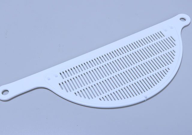 ダイソーのポットドレイナー ホワイトは26cmの鍋対応