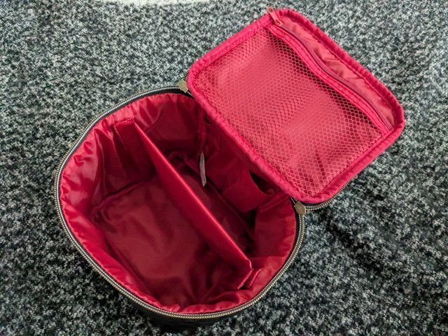 エレガンスコスメポーチ開いたところ