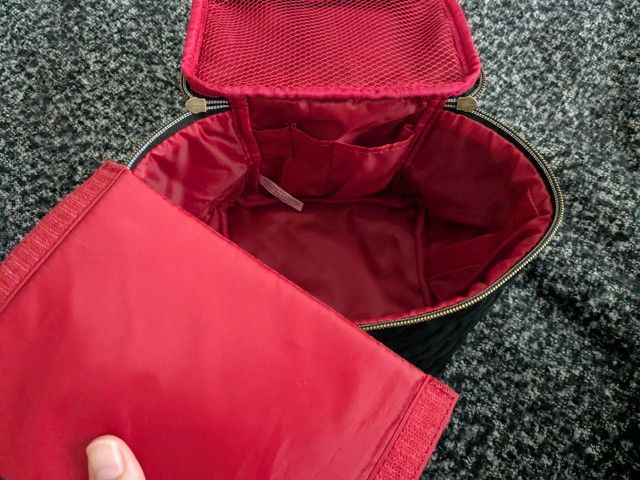 エレガンスコスメポーチ底を外したところ