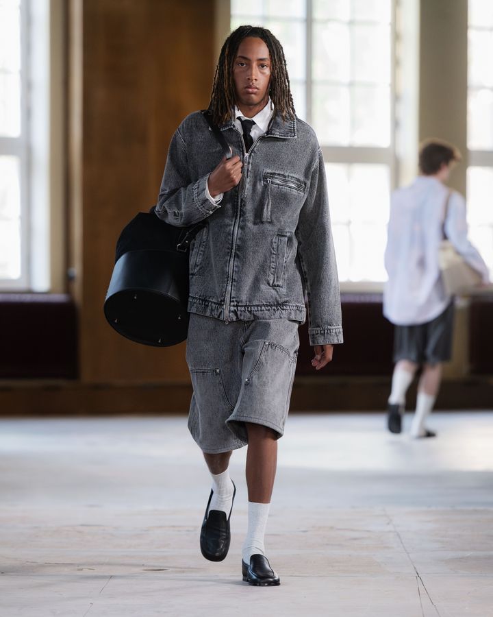 パストテンス 2026年春夏メンズコレクションより。