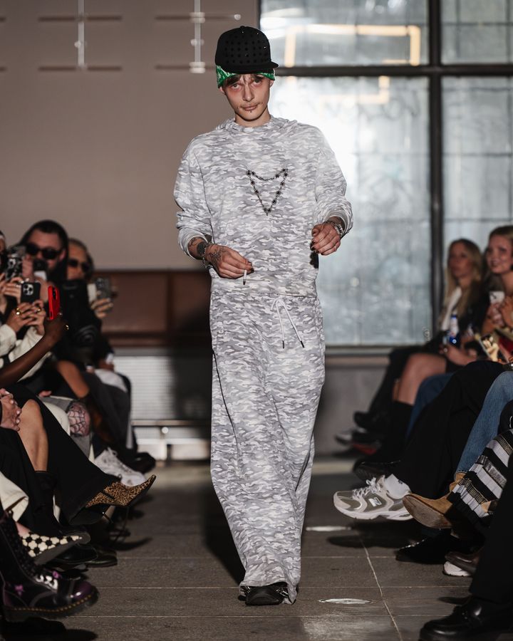 シームス 2026年春夏コレクションより。