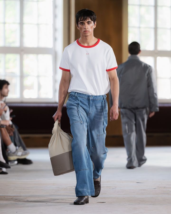 パストテンス 2026年春夏メンズコレクションより。