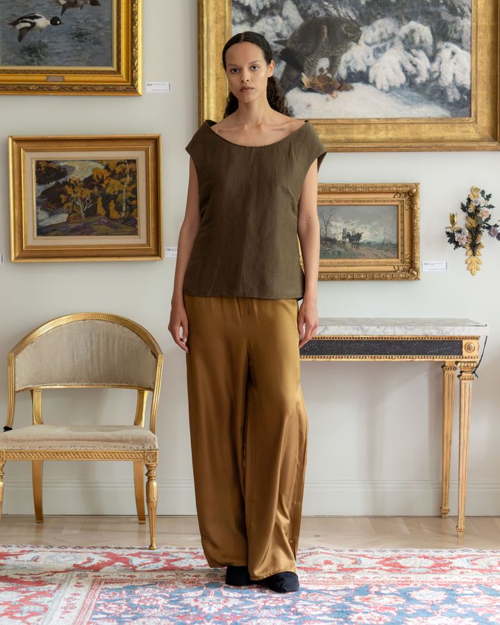 レオニ 2026年春夏コレクションより。