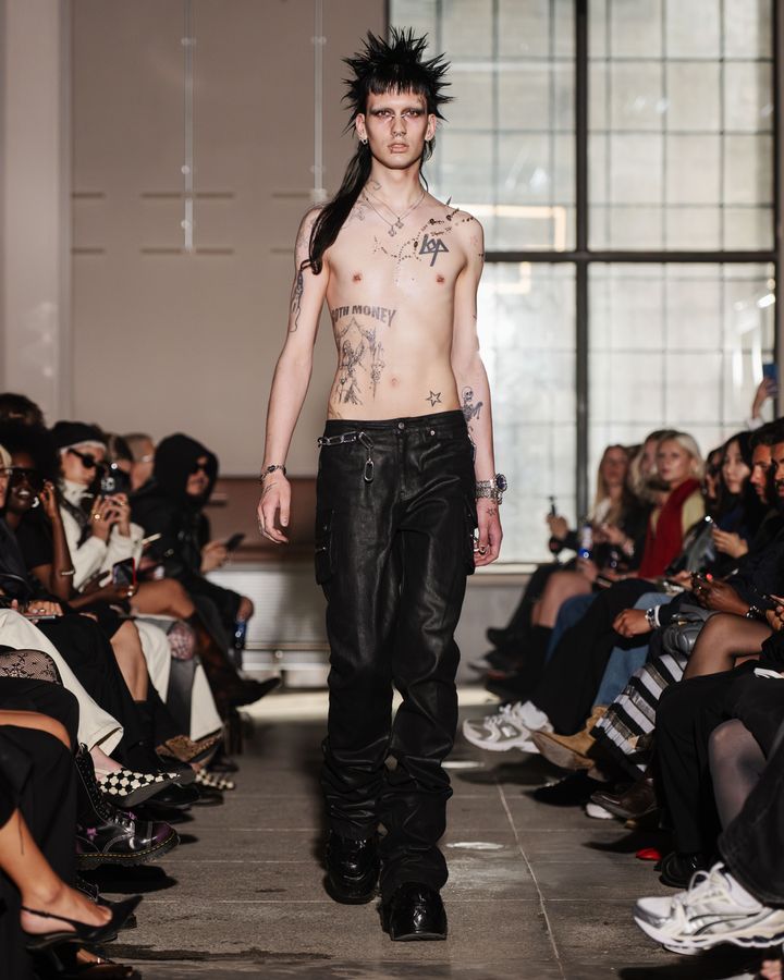 シームス 2026年春夏コレクションより。