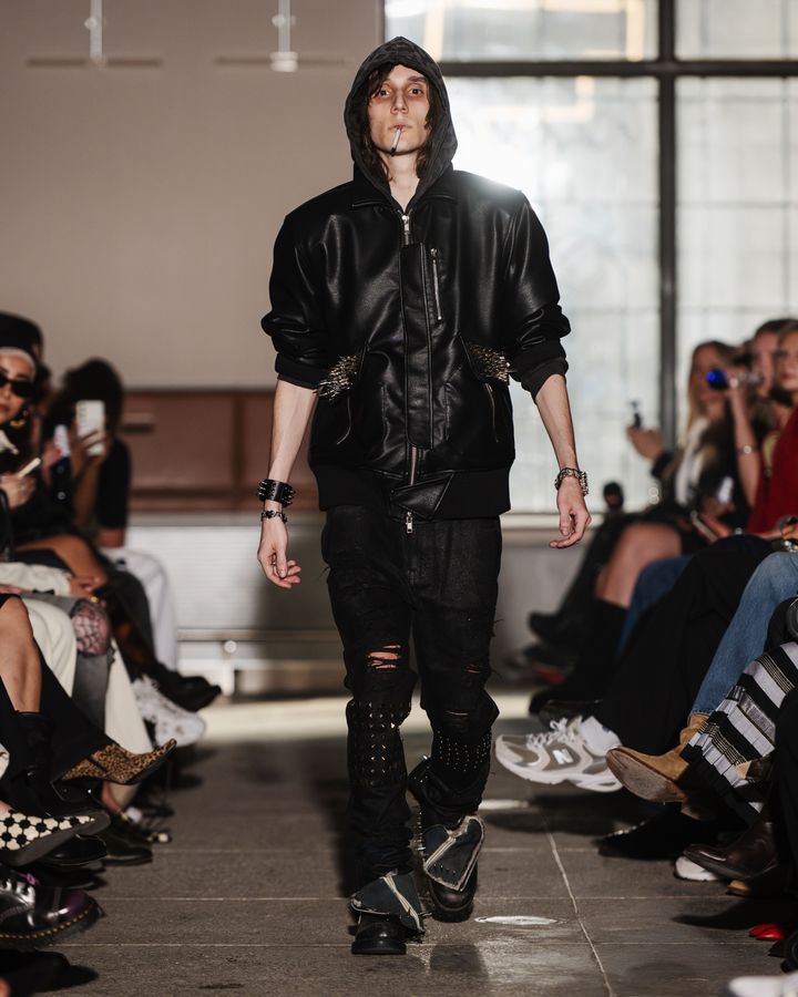 シームス 2026年春夏コレクションより。