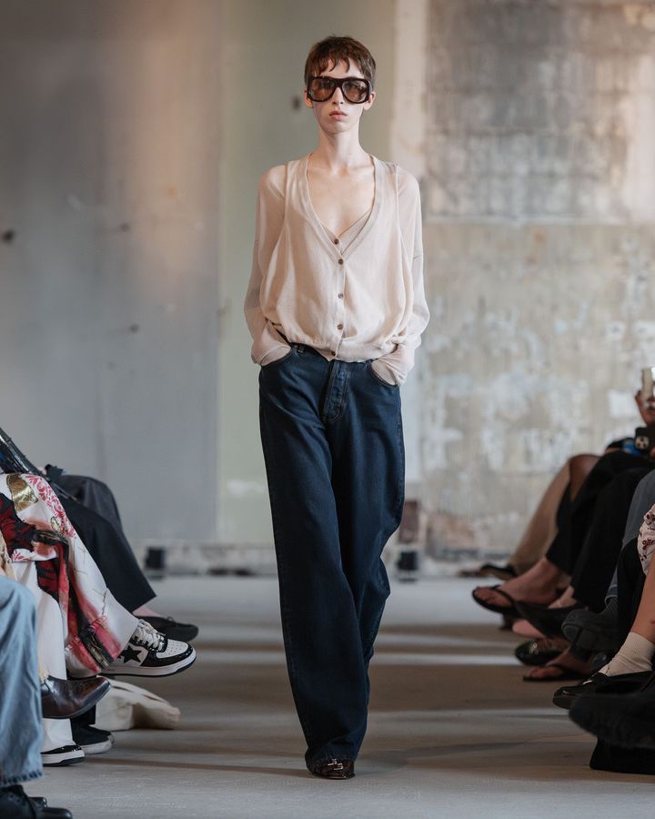 スタジオ コンスタンス 2026年春夏コレクションより。