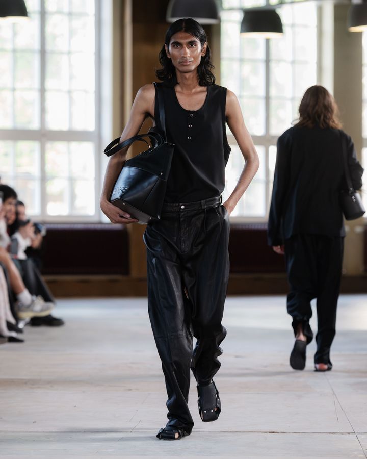 パストテンス 2026年春夏メンズコレクションより。