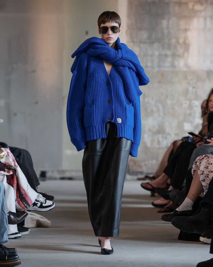 スタジオ コンスタンス 2026年春夏コレクションより。