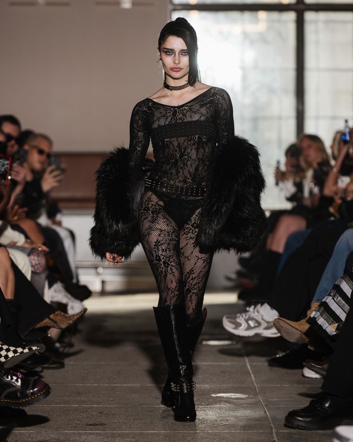 シームス 2026年春夏コレクションより。