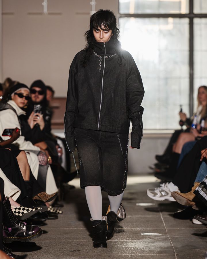 シームス 2026年春夏コレクションより。