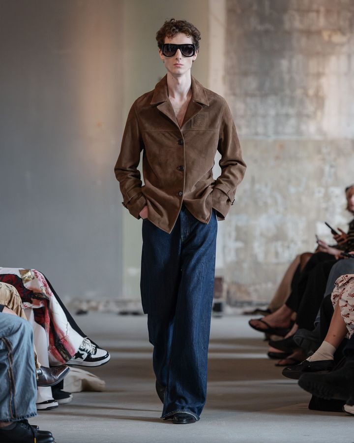 スタジオ コンスタンス 2026年春夏コレクションより。