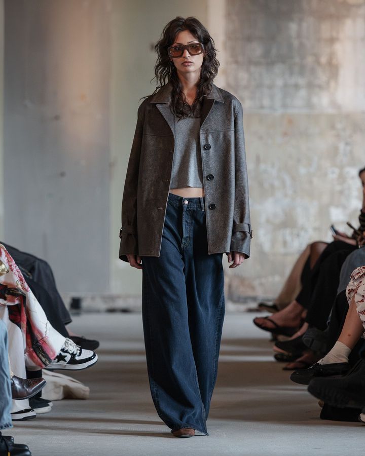 スタジオ コンスタンス 2026年春夏コレクションより。