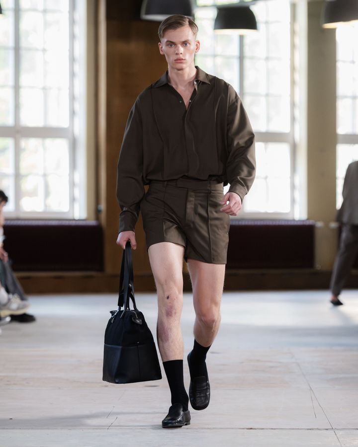 パストテンス 2026年春夏メンズコレクションより。