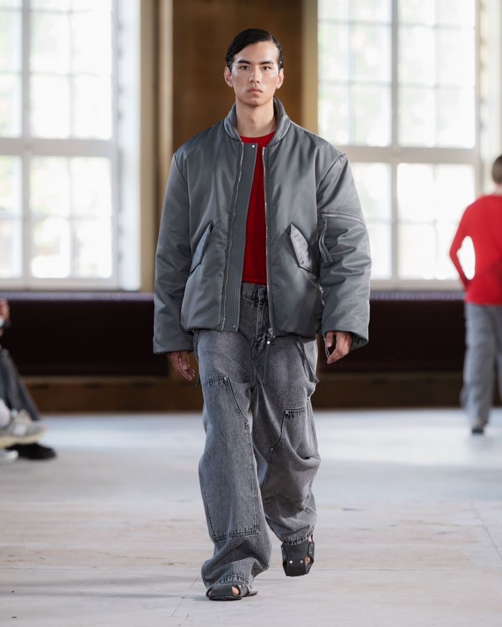 パストテンス 2026年春夏メンズコレクションより。