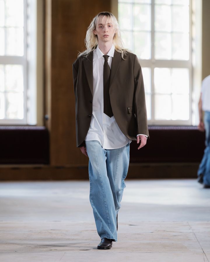 パストテンス 2026年春夏メンズコレクションより。