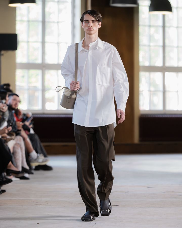 パストテンス 2026年春夏メンズコレクションより。