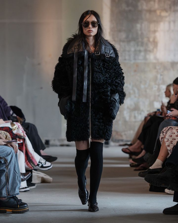 スタジオ コンスタンス 2026年春夏コレクションより。