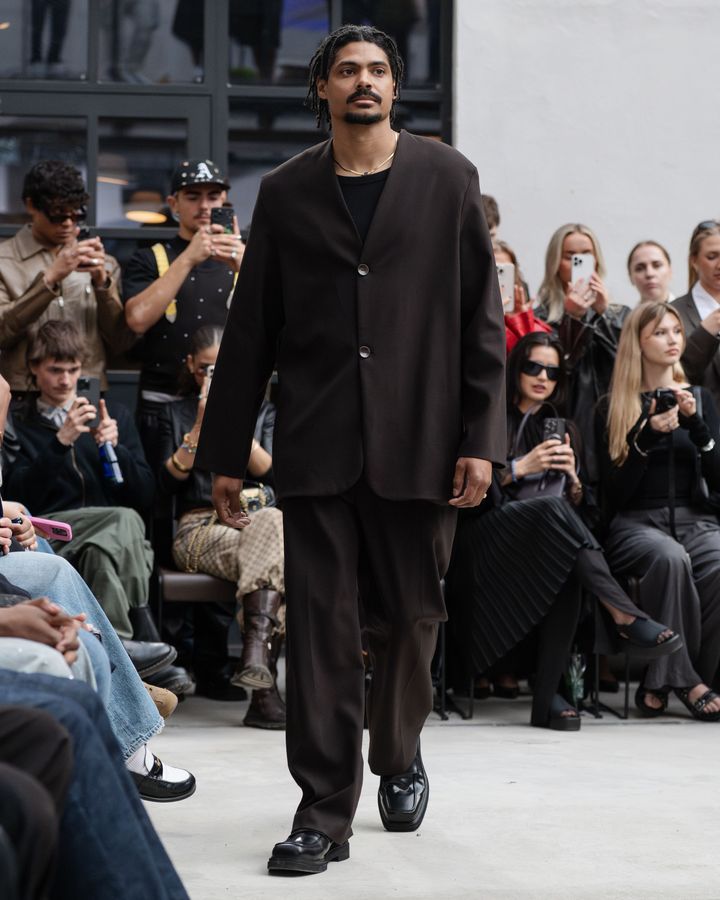 テメスゲン 2026年春夏コレクションより。