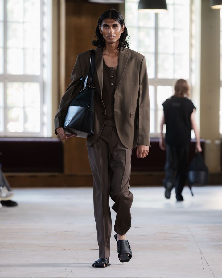 パストテンス 2026年春夏メンズコレクションより。