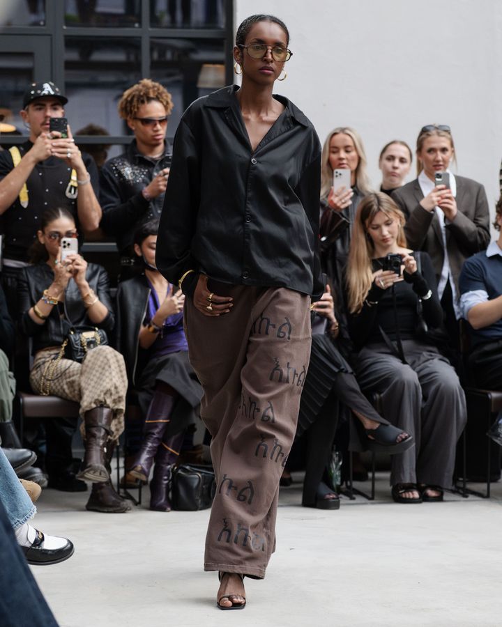 テメスゲン 2026年春夏コレクションより。