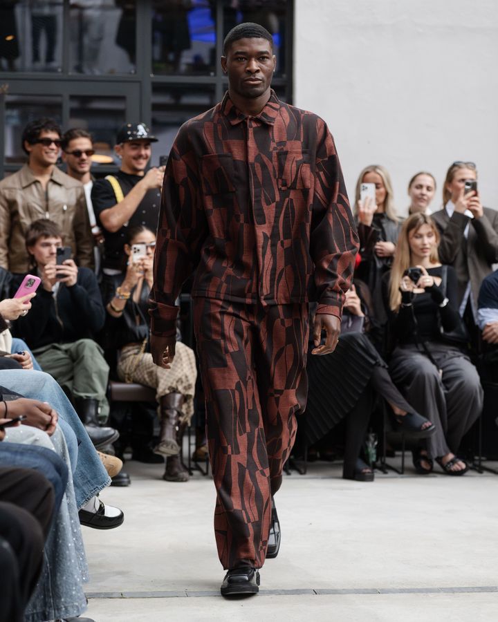 テメスゲン 2026年春夏コレクションより。