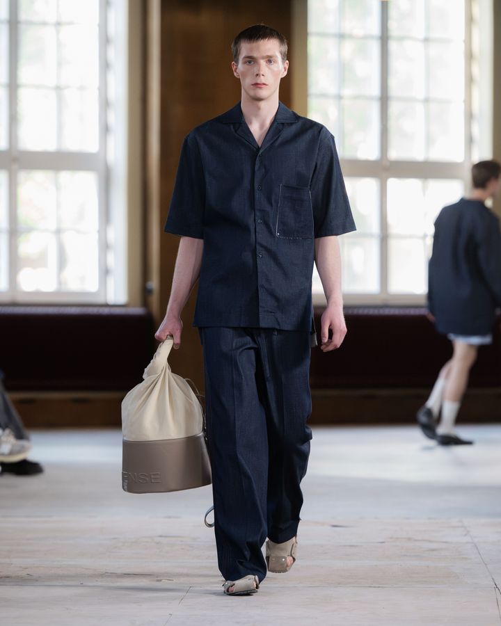 パストテンス 2026年春夏メンズコレクションより。