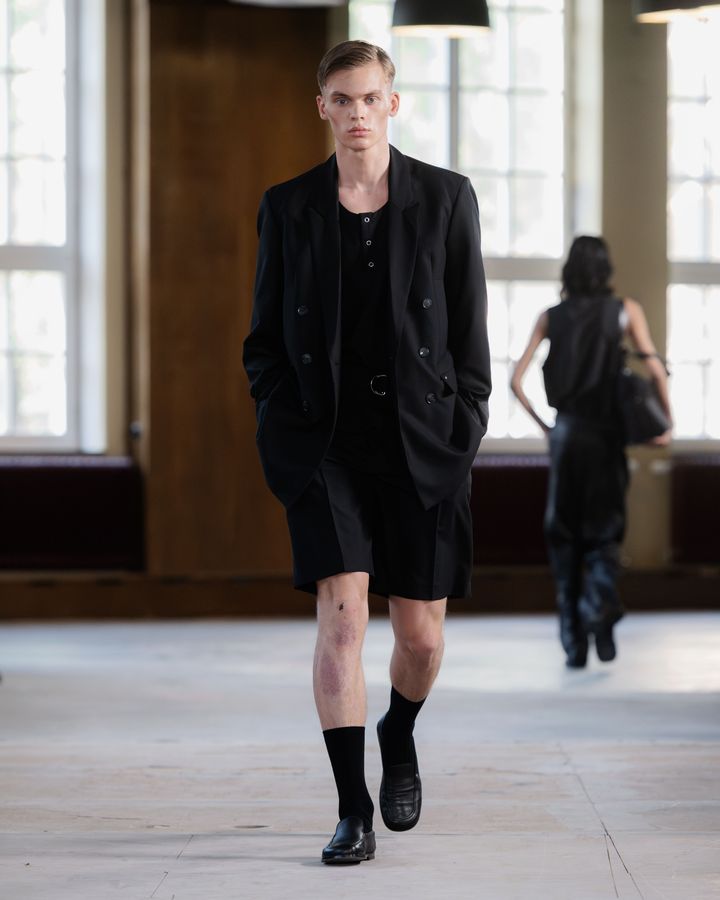 パストテンス 2026年春夏メンズコレクションより。