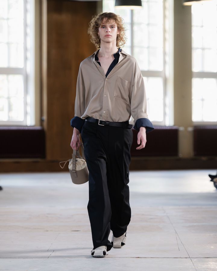 パストテンス 2026年春夏メンズコレクションより。