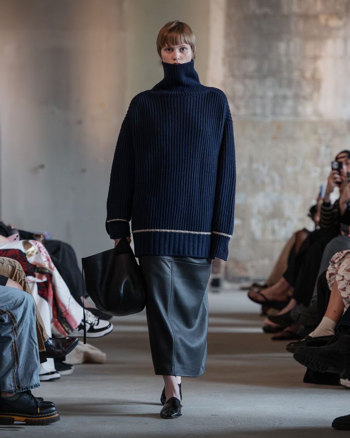 スタジオ コンスタンス 2026年春夏コレクションより。