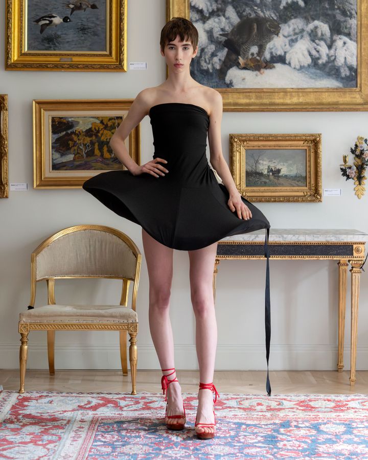 レオニ 2026年春夏コレクションより。