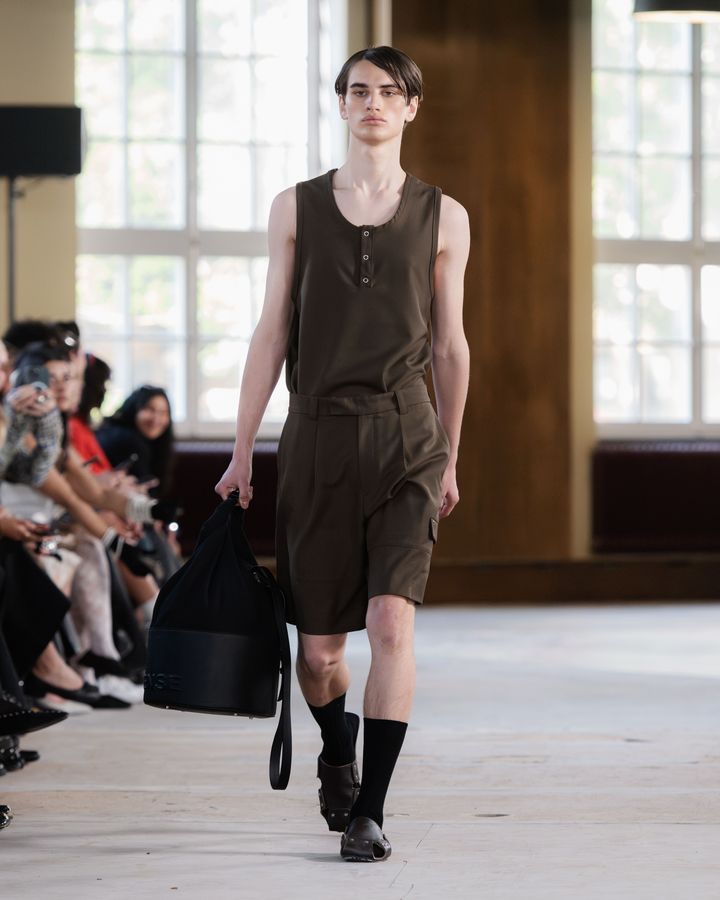 パストテンス 2026年春夏メンズコレクションより。
