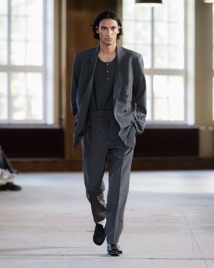 パストテンス 2026年春夏メンズコレクションより。