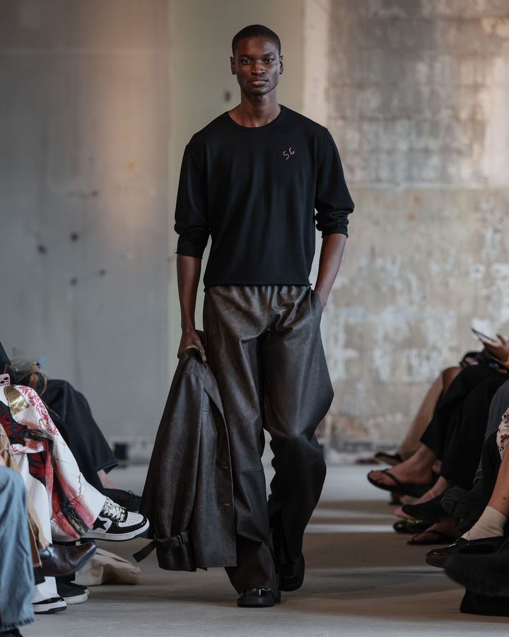 スタジオ コンスタンス 2026年春夏コレクションより。