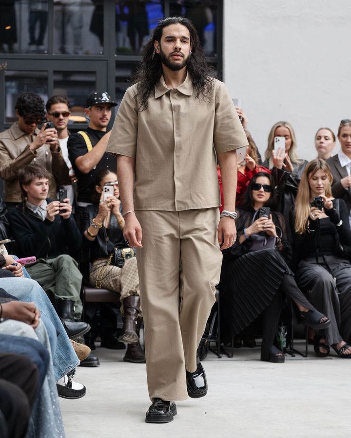 テメスゲン 2026年春夏コレクションより。