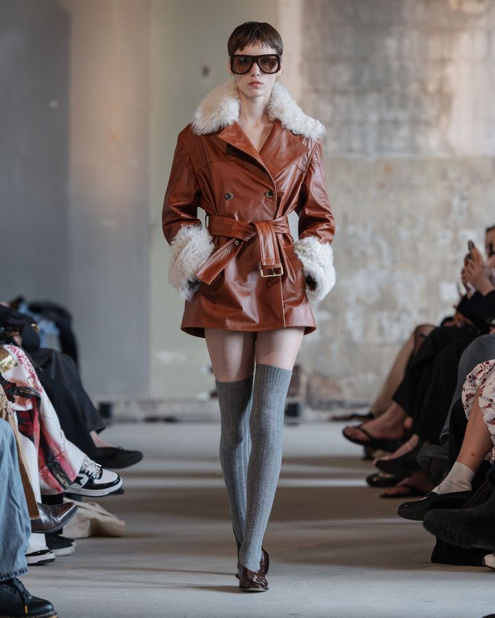 スタジオ コンスタンス 2026年春夏コレクションより。